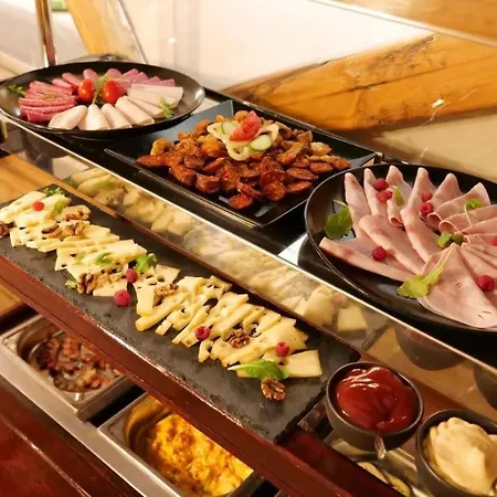 Castle Wellness Bed & Breakfast Bed & Breakfast 3*