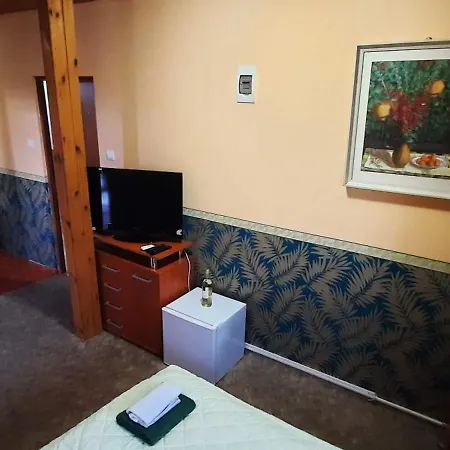 Castle Wellness Bed and breakfast 3*