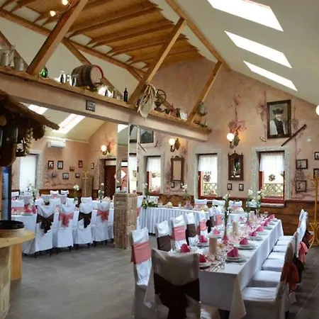 Castle Wellness Bed & Breakfast Bed & Breakfast