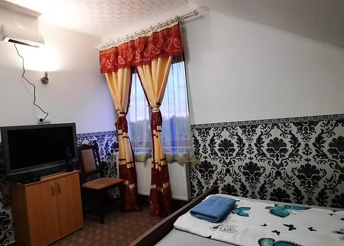 Castle Wellness Bed & Breakfast Bed & Breakfast 3*