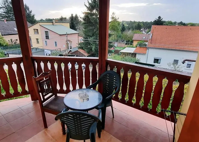 Castle Wellness Bed & Breakfast Bed & Breakfast