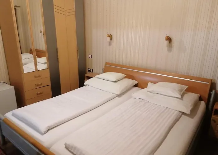 Castle Wellness Bed & Breakfast Bed & Breakfast 3*