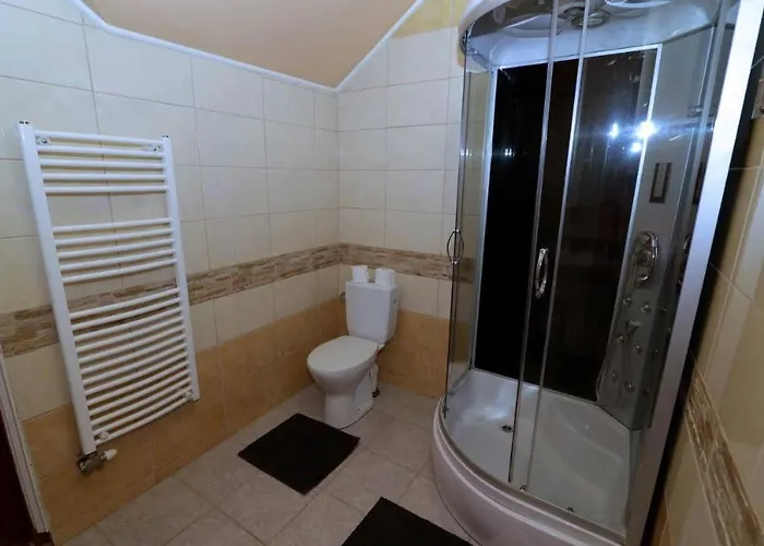 Castle Wellness Bed & Breakfast 3*